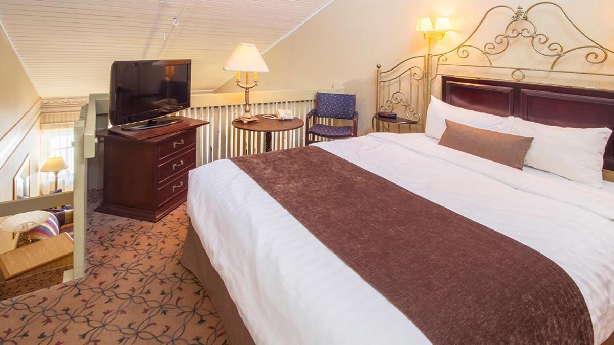 Suite Balcony,1677882693:JPEG