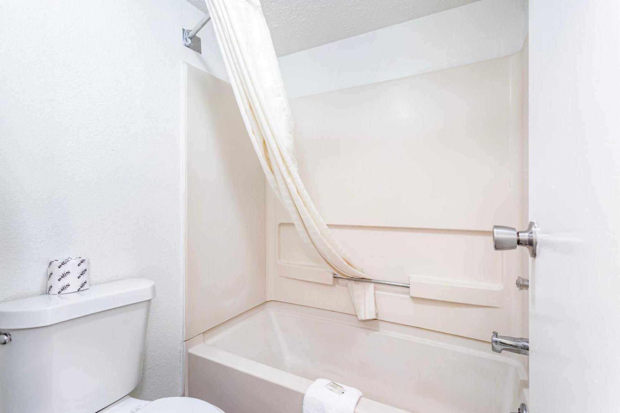 2 Full Beds Non-Smoking