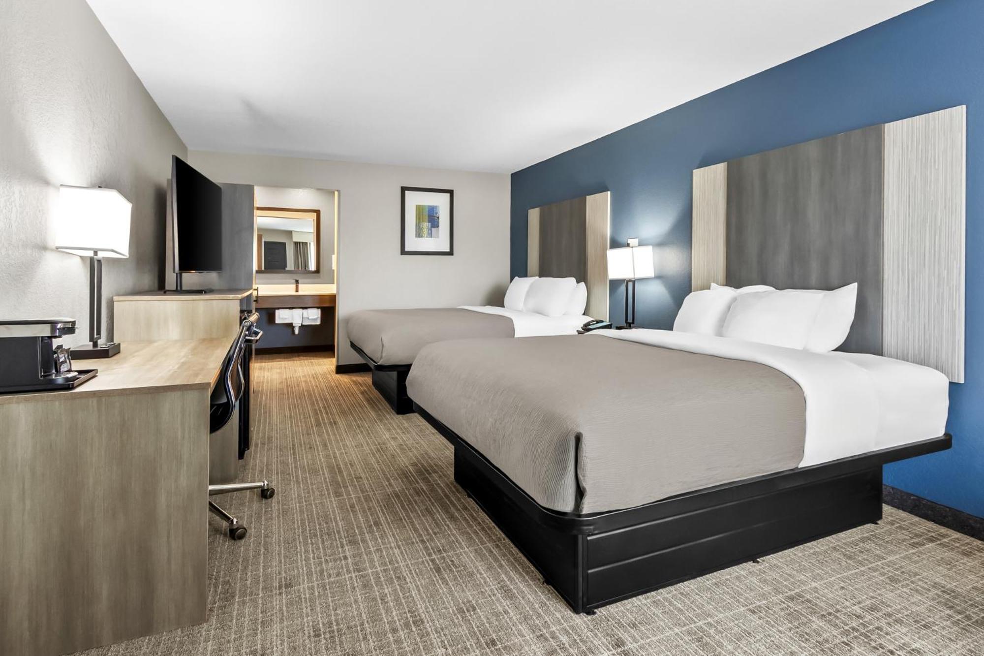 Queen Room with Two Queen Beds - Accessible/Non-Smoking