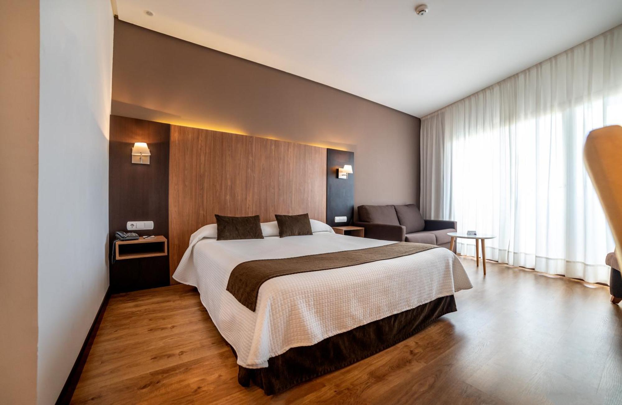 Doppel- oder Zweibettzimmer
