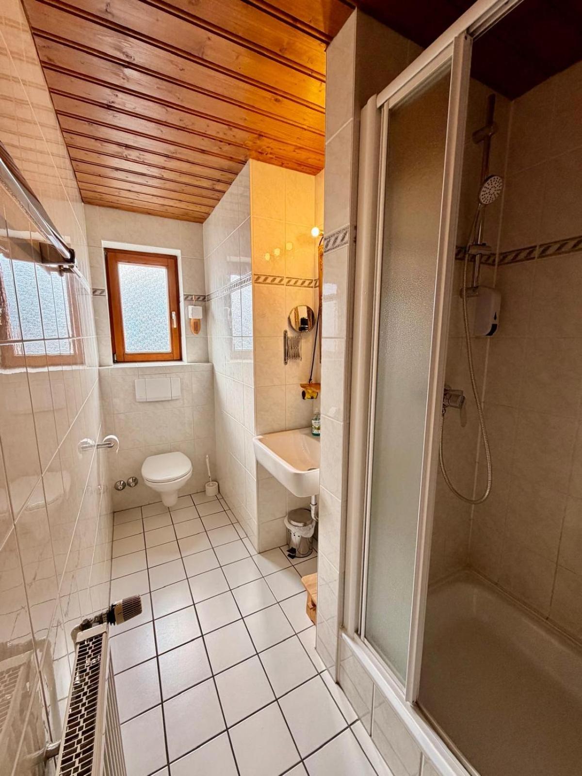 Basic Triple Room,1765458455:JPEG