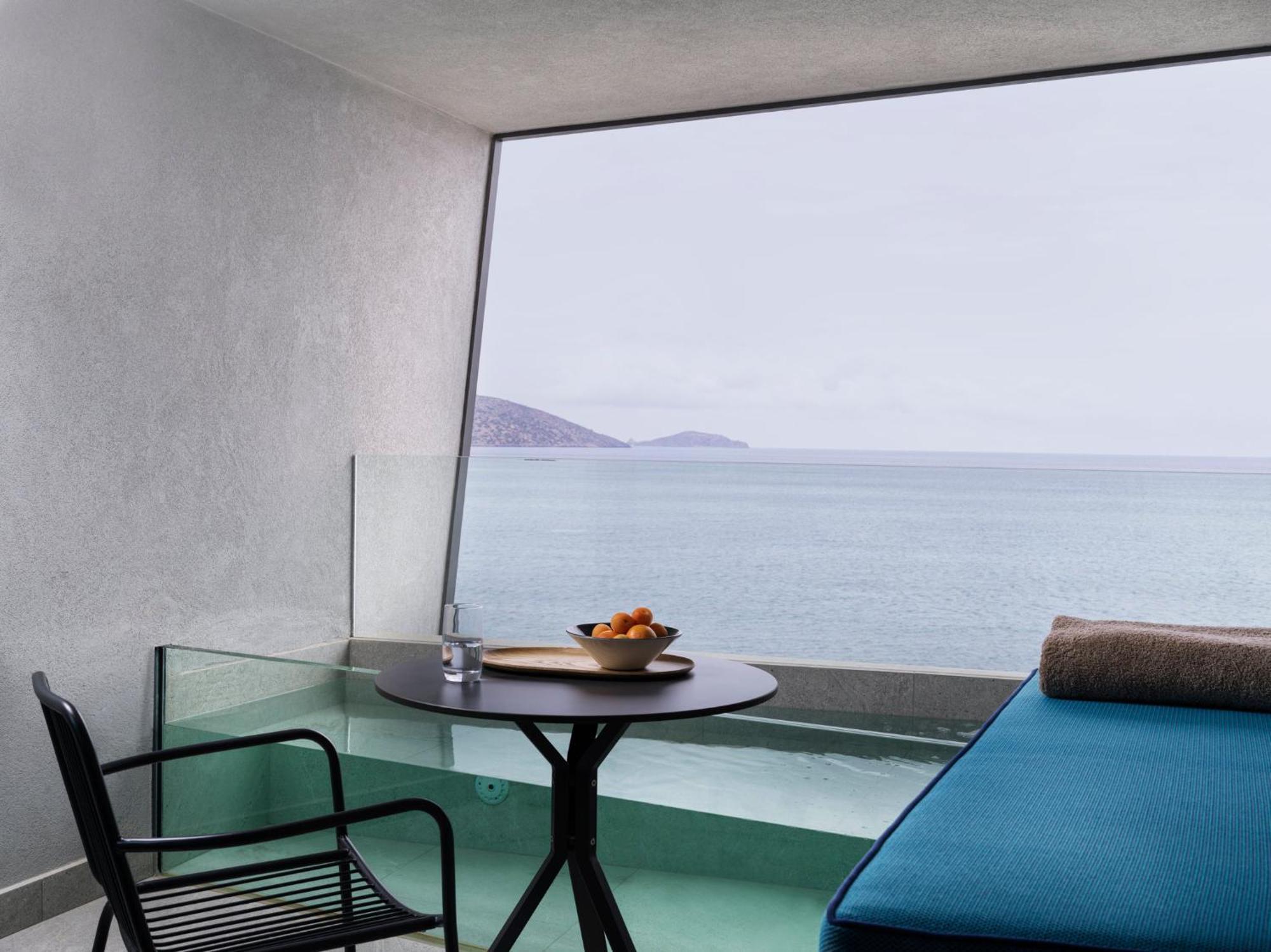 Chambre Lits Jumeaux Premium avec Petite Piscine Privée - Vue sur Mer