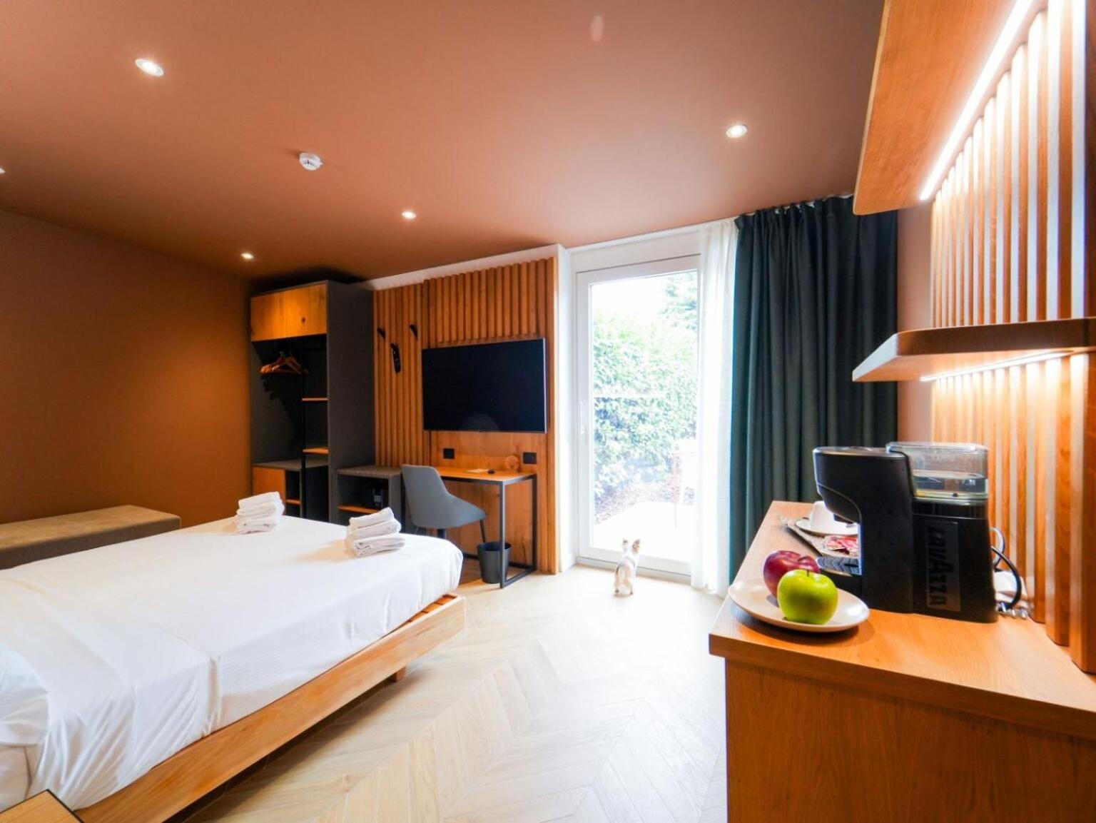 Superior Queen Room with Patio and Garden View - Non-Smoking