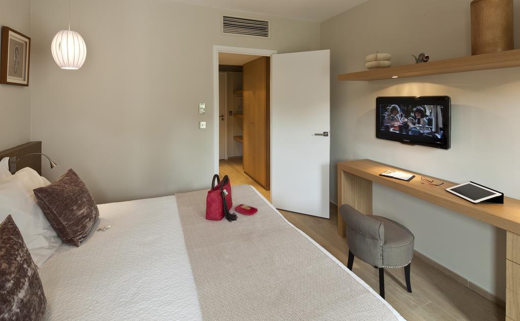 Standard Double or Twin Room with Street View