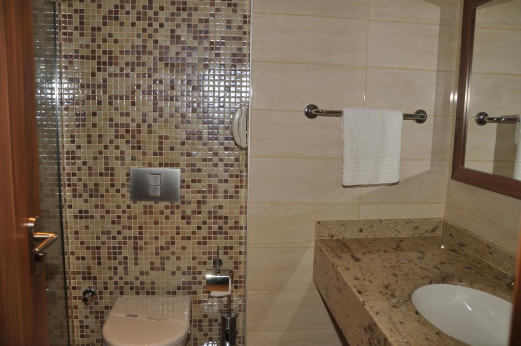 Standard Double or Twin Room,26371811:JPEG