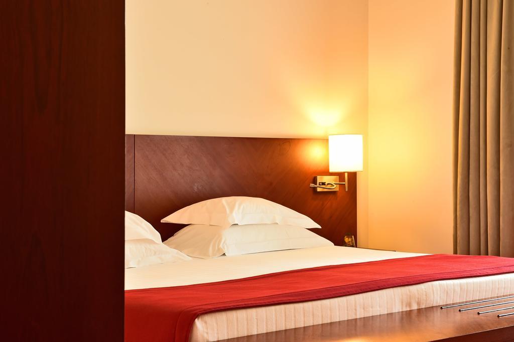 Classic Double or Twin Room,1209323113:JPEG