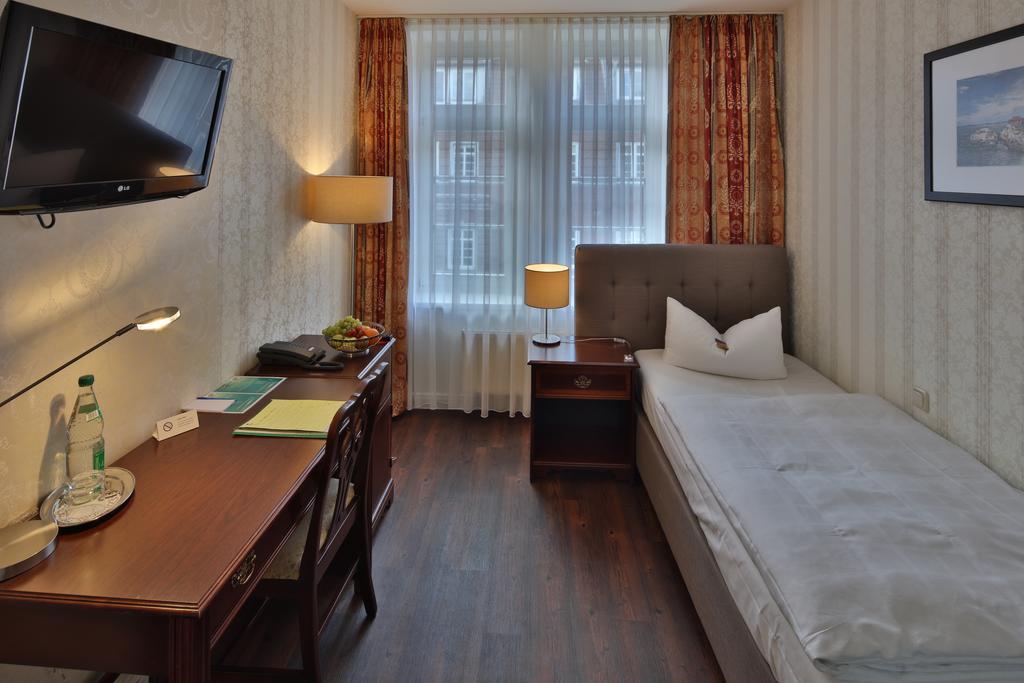Single Room,1588032811:JPEG