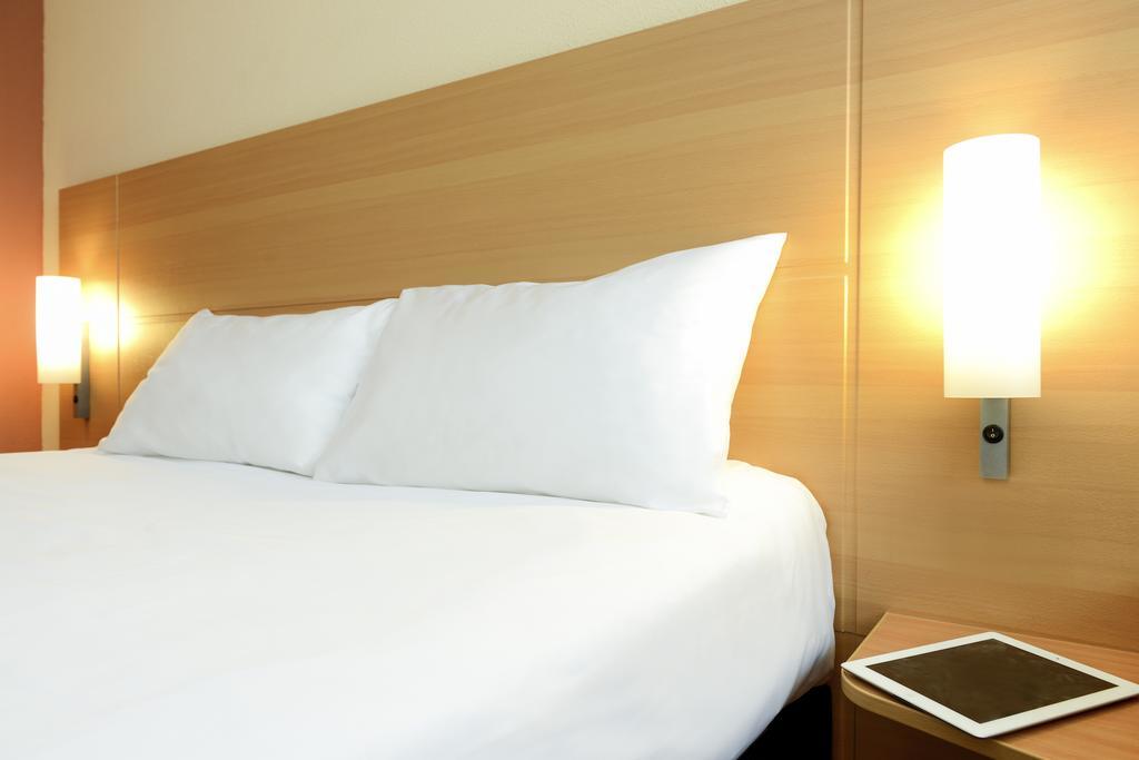 Premium Queen Room with City View