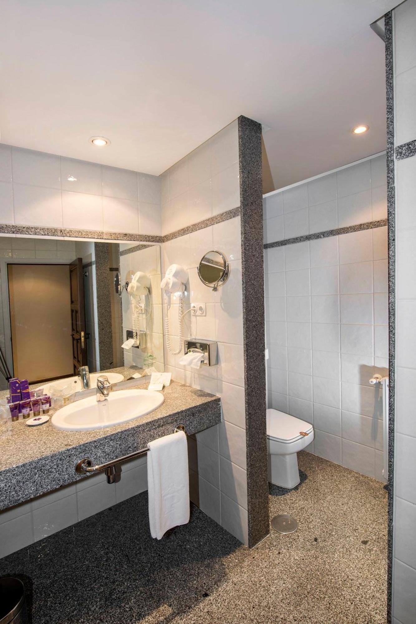 Standard Double Room,698984424:JPEG