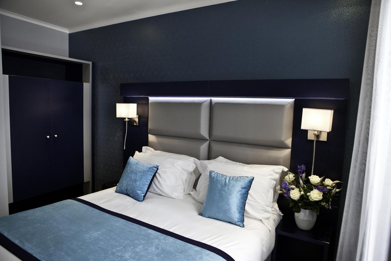 Dos habitaciones dobles adyacentes