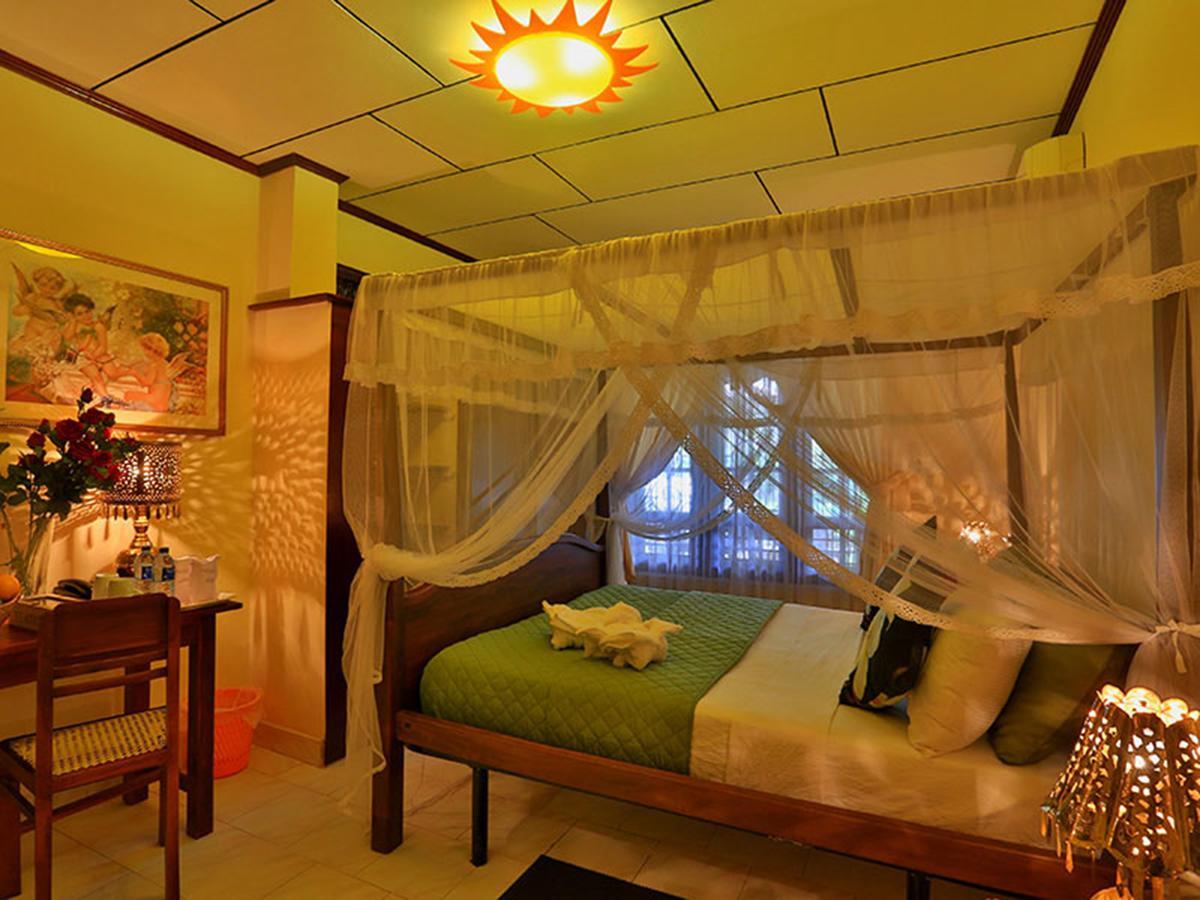 Deluxe Doppelzimmer (2 Erwachsene & 1 Kind)