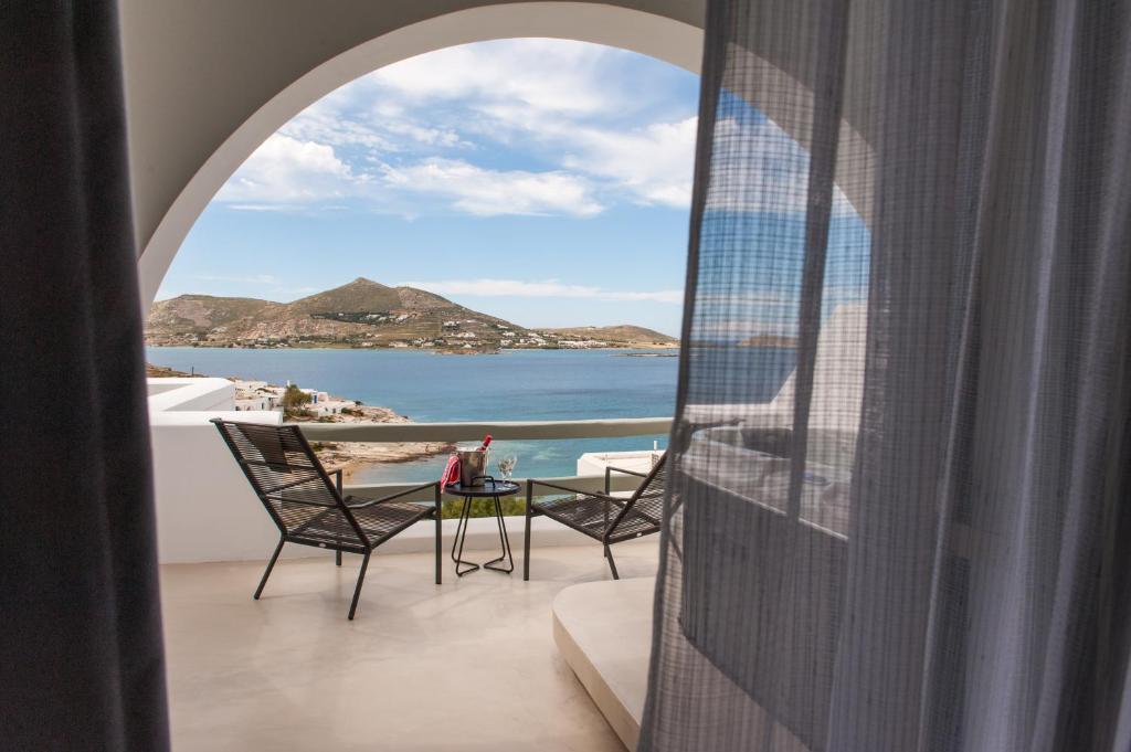 Suite met Hot Tub in Buitenlucht en Panoramisch Uitzicht op Zee