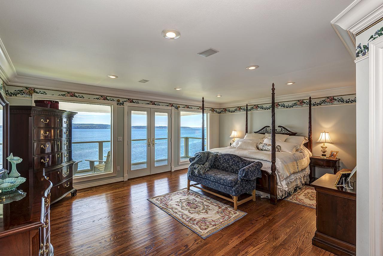 King Suite with Balcony