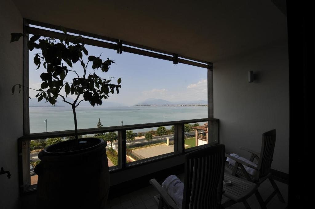 Chambre Standard avec Vue sur Lac et Accès au Spa