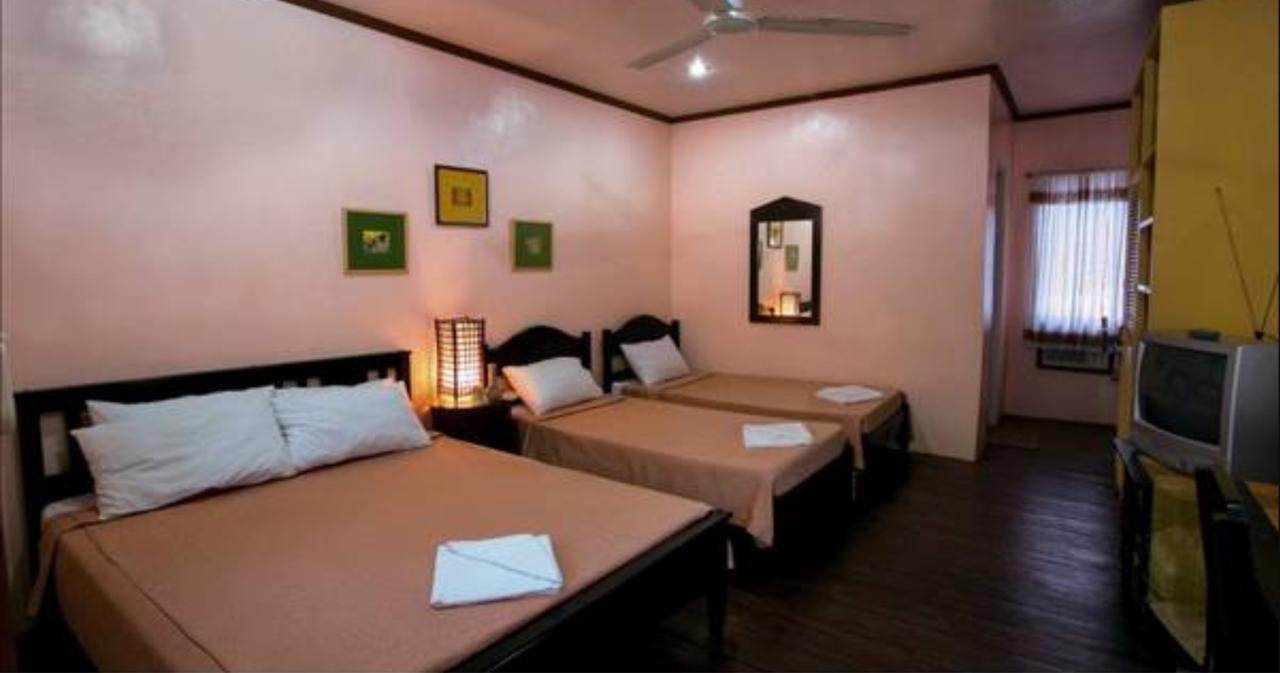 Deluxe Quadruple Room,462095841:JPEG