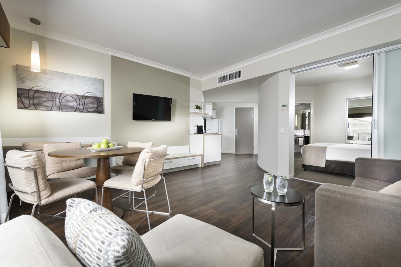 Superior One-Bedroom Apartment