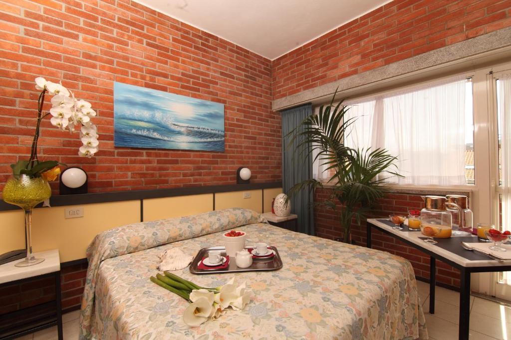 Double Room,393794040:JPEG