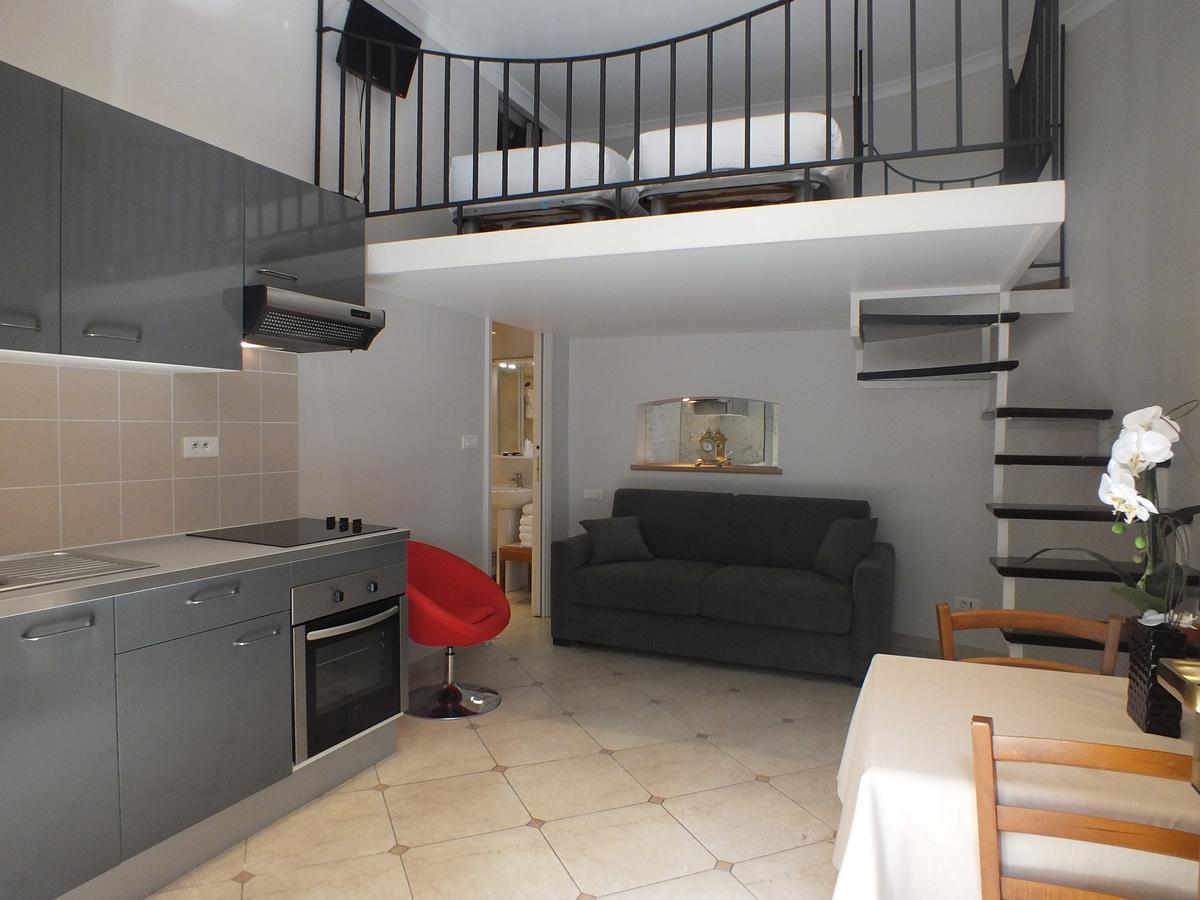 Studio avec mezzanine