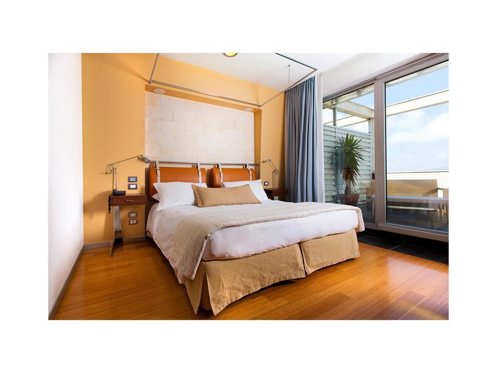 Deluxe Doppel-/Zweibettzimmer mit Terrasse
