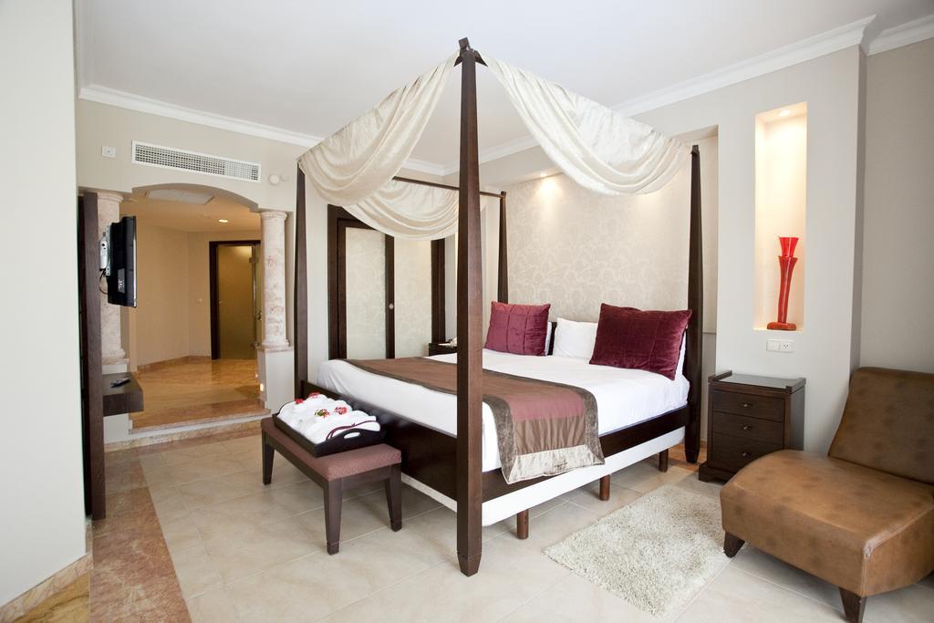 Suite de 1 dormitorio con jacuzzi y WiFi gratuita