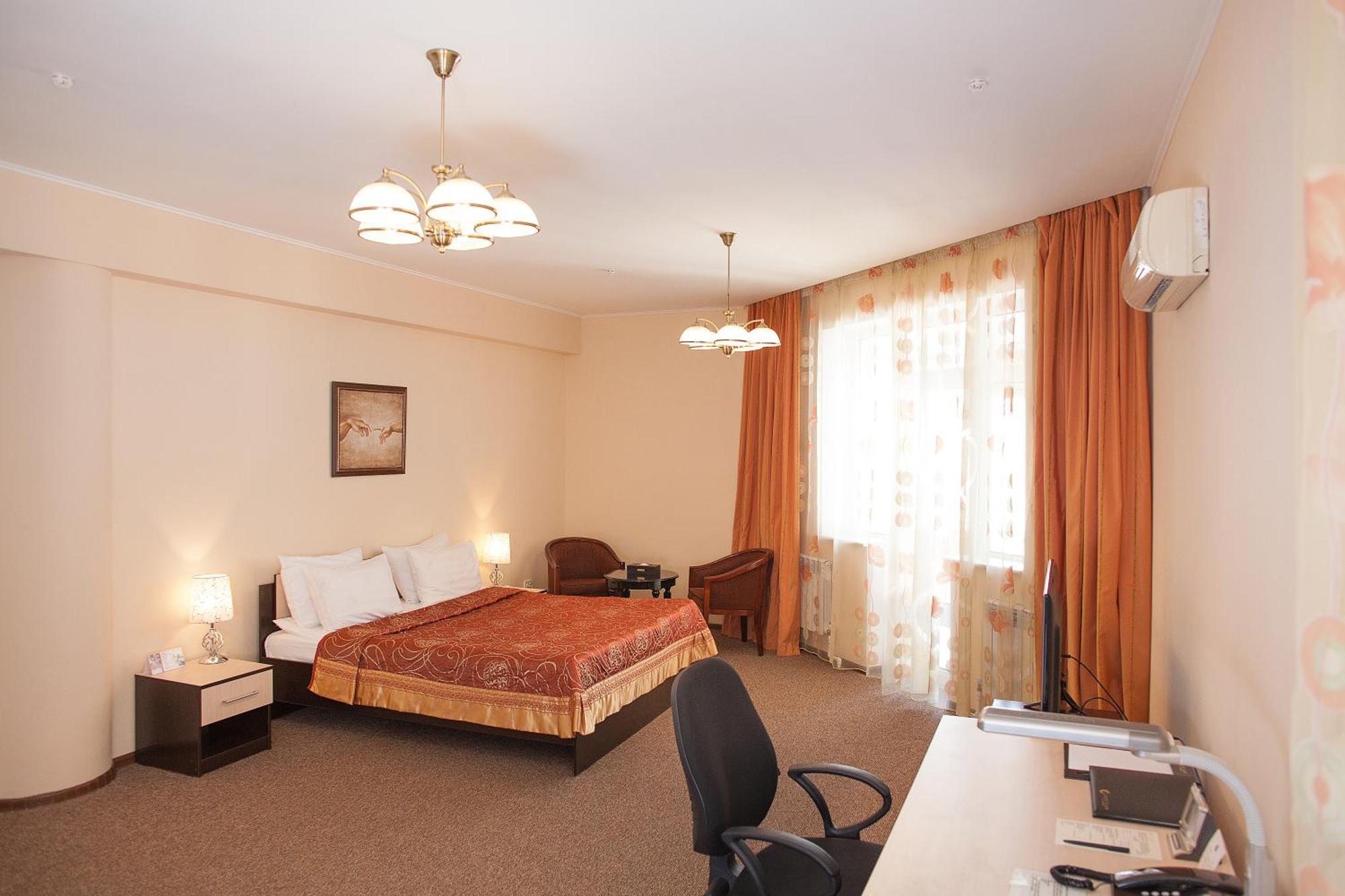 Deluxe Double or Twin Room