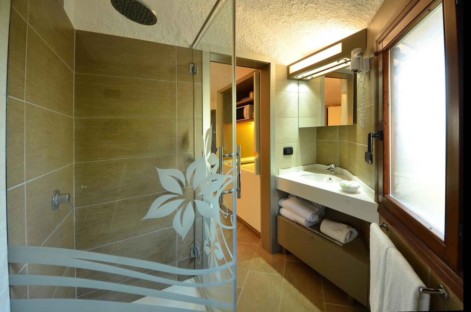 Bungalow met Uitzicht op Zee (2 Volwassenen + 2 Kinderen)