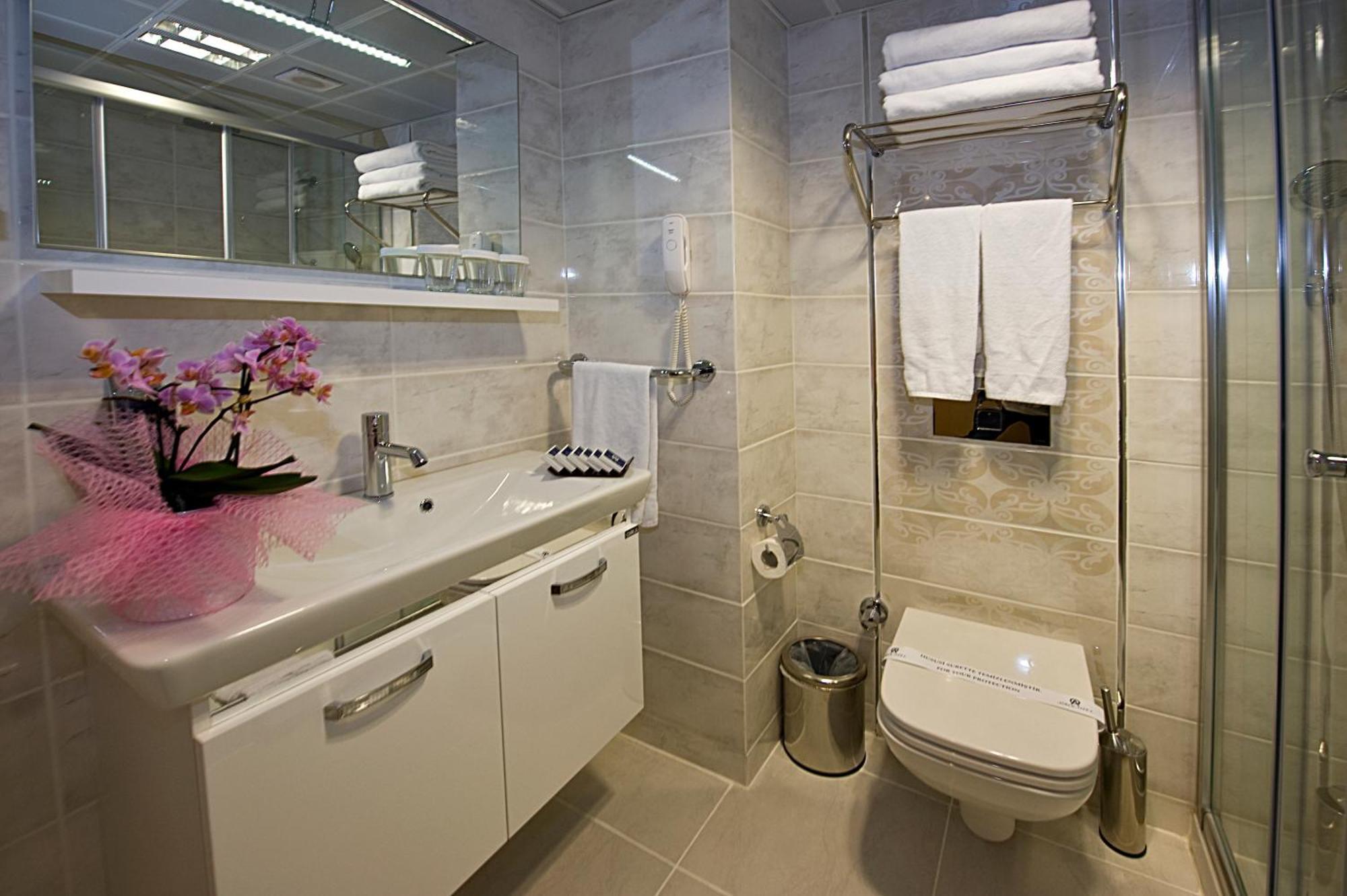Standard Double or Twin Room,693968031:JPEG