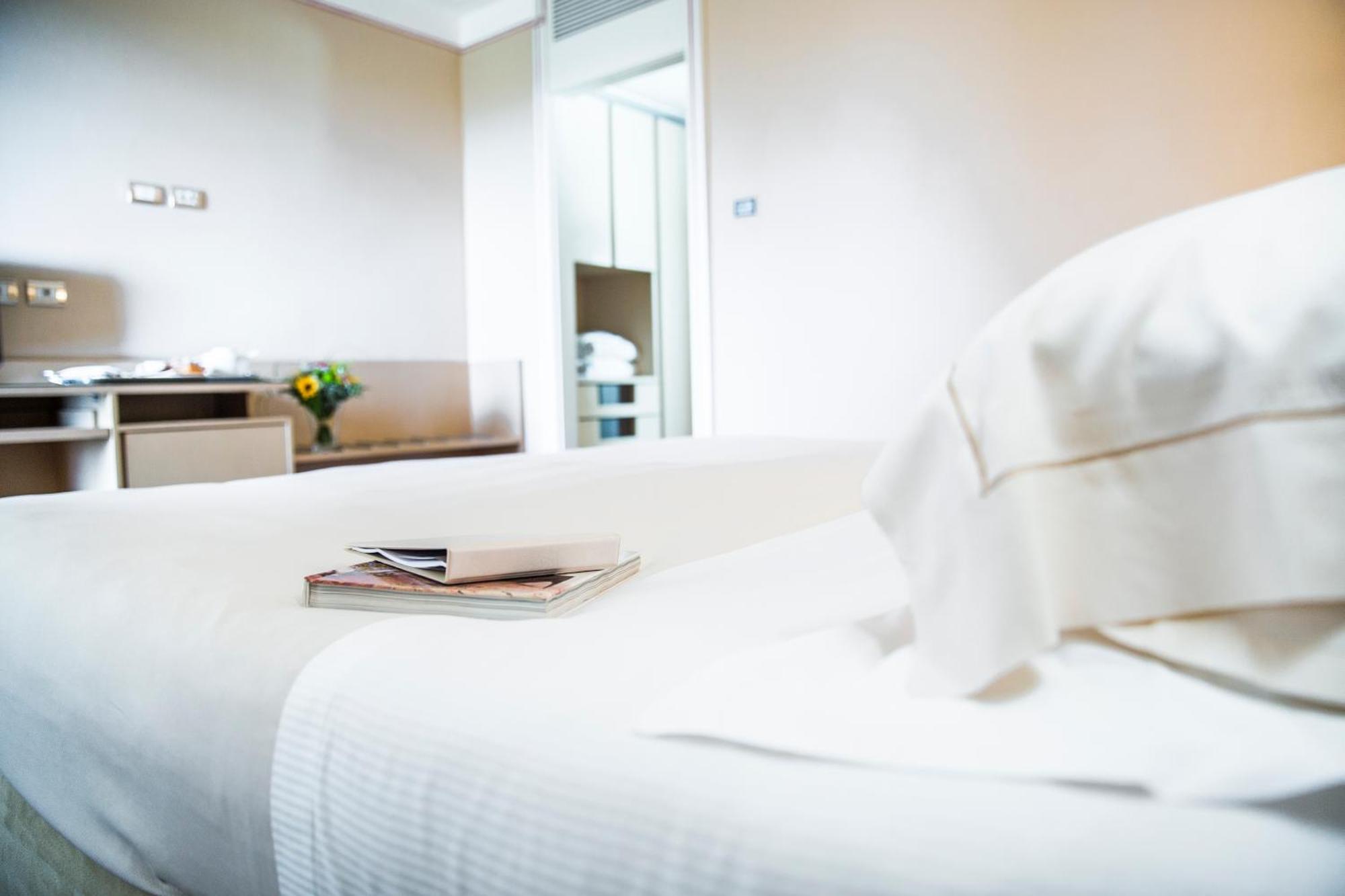 Chambre Standard avec Vue Partielle sur Lac et Accès au Spa