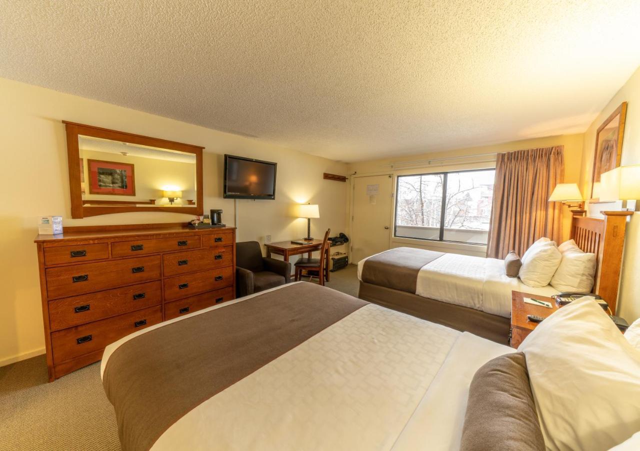 Queen Room with Two Queen Beds - Upper Level