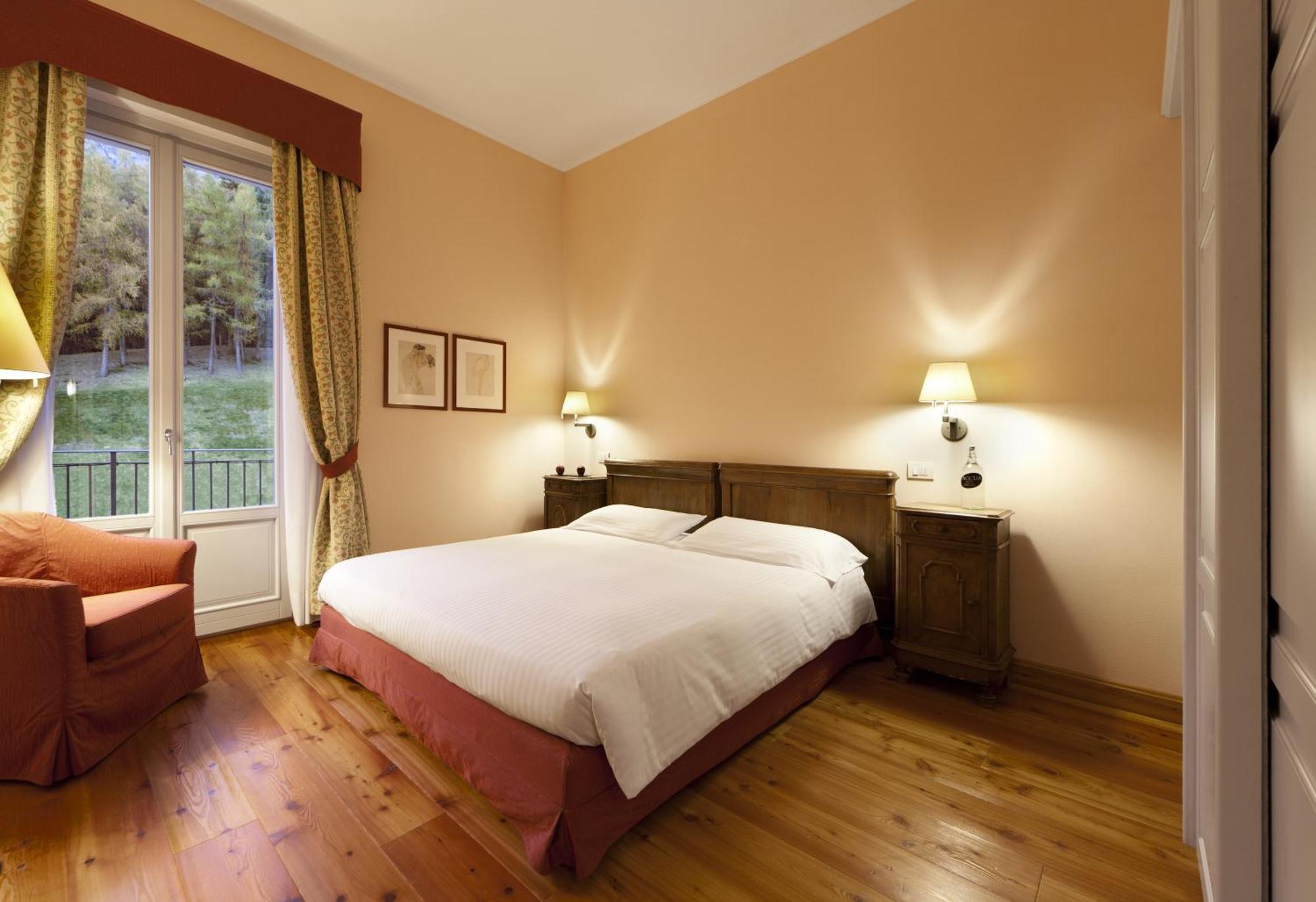 Comfort Tweepersoonskamer met 1 of 2 Bedden en Balkon - Bubbelbad