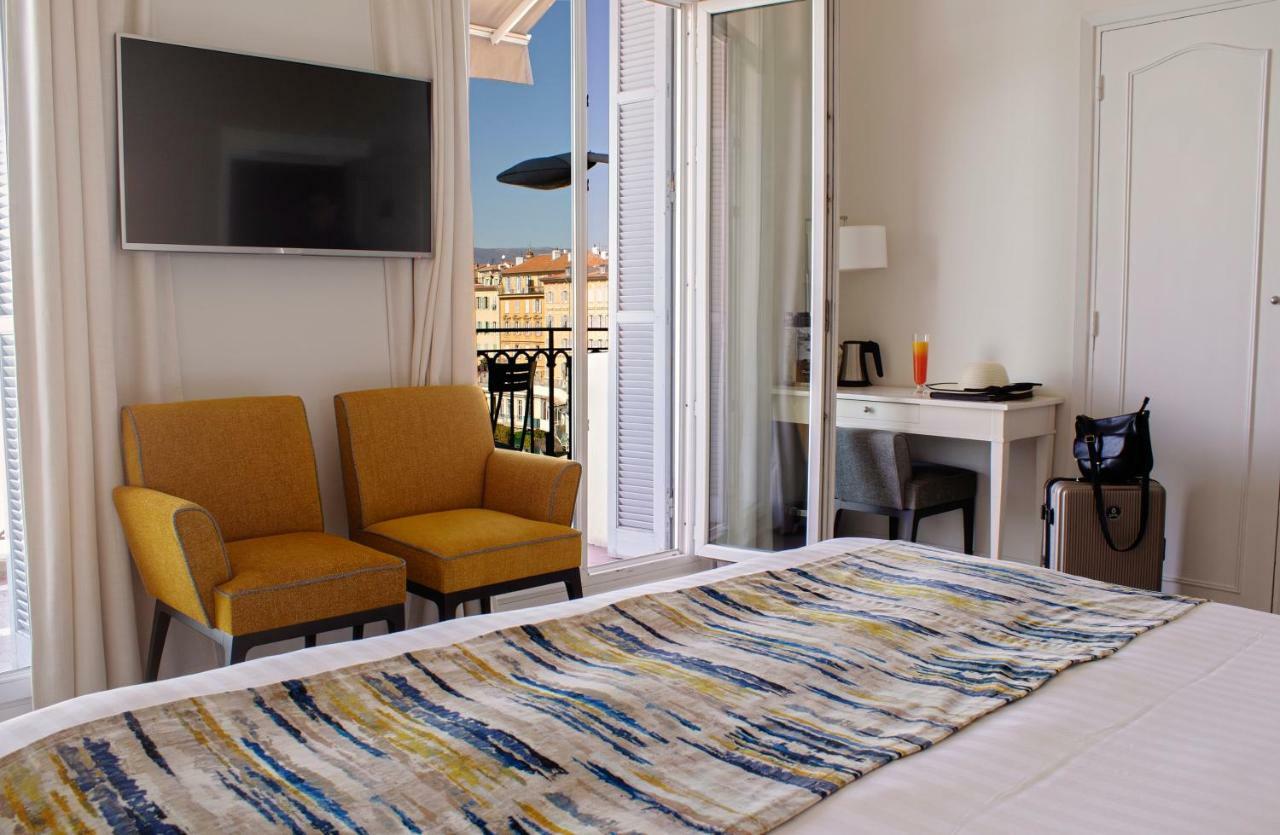 Suite,1273719418:JPEG