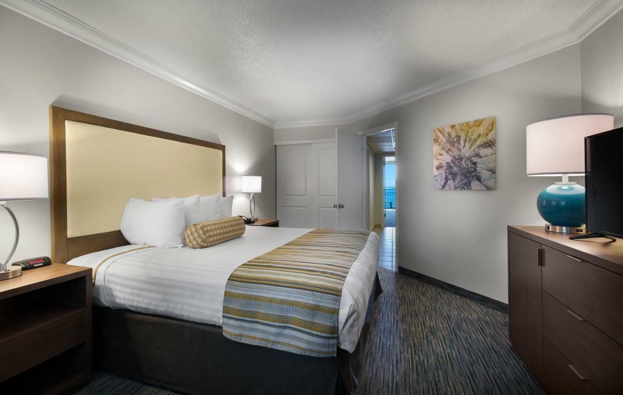 Premium Suite aan de Oceaan met 1 Slaapkamer met 1 Kingsize Bed en 1 Tweepersoonsbed in de Muur