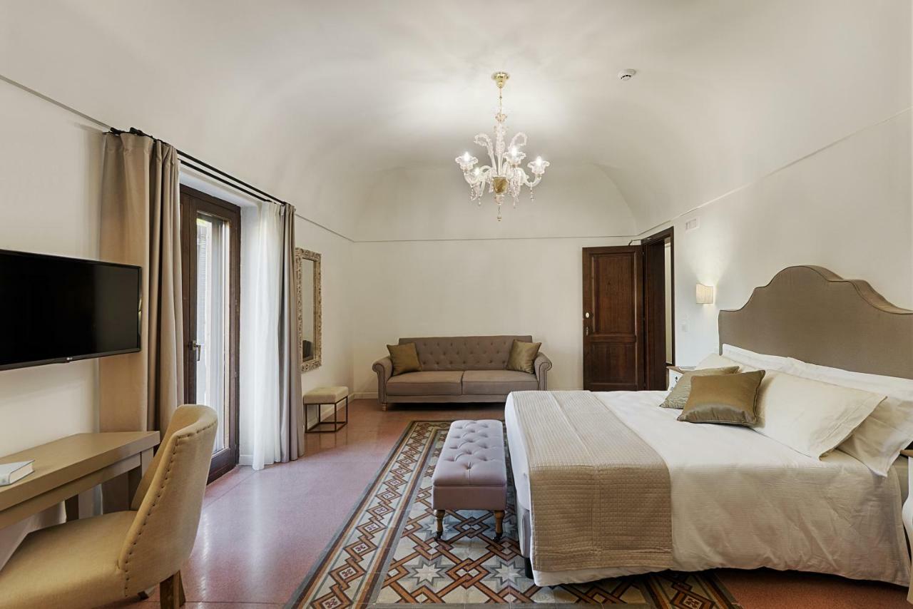 Camera Matrimoniale Superior con Letto Supplementare