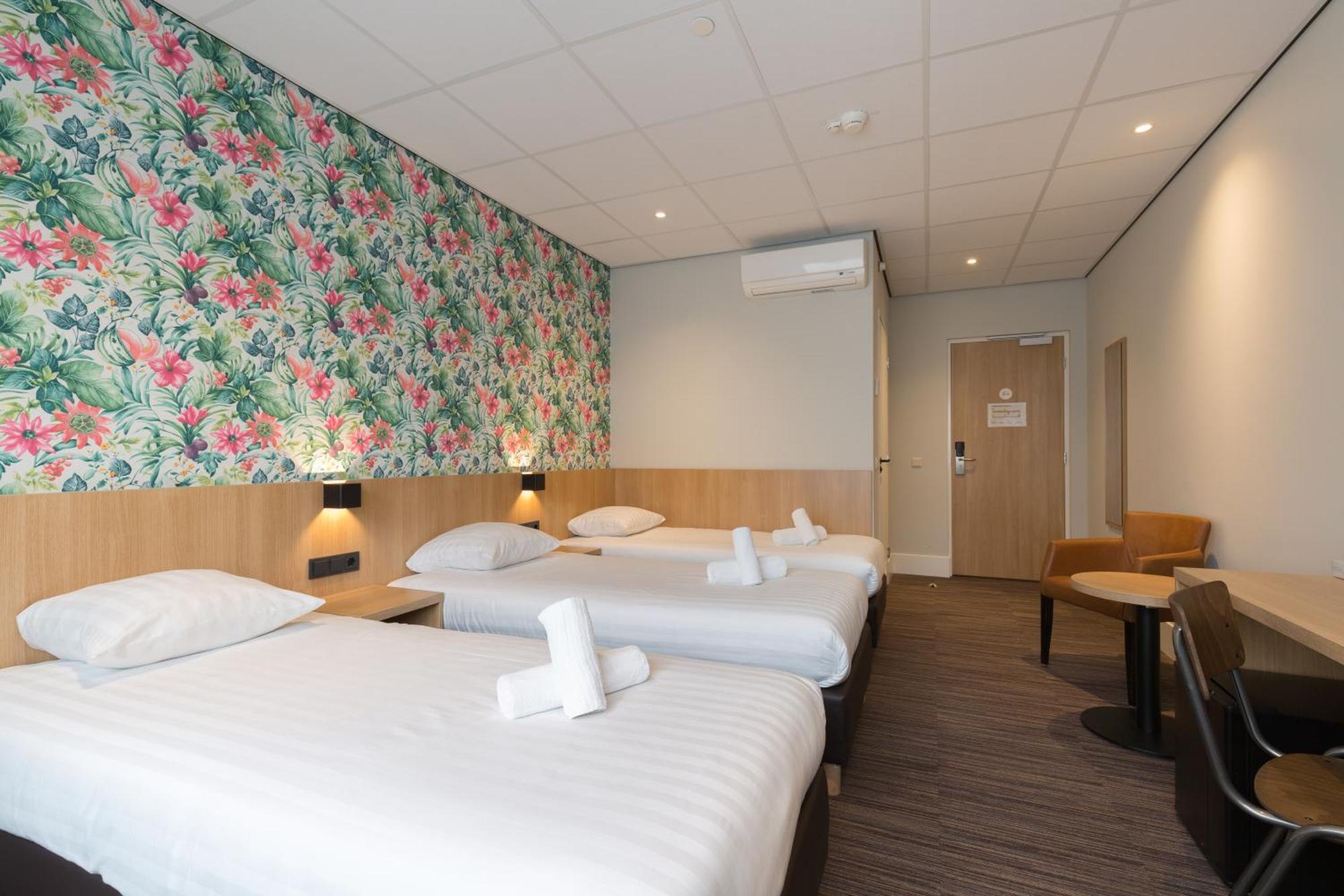 Comfort Triple Room Three Single Beds Non-Smoking,1210150750:JPEG
