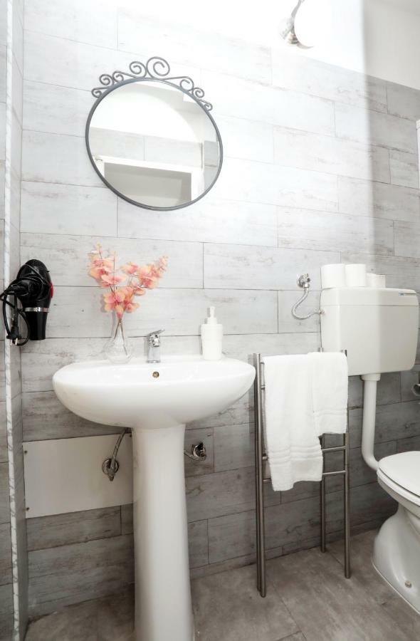 Camera Singola con Bagno Privato