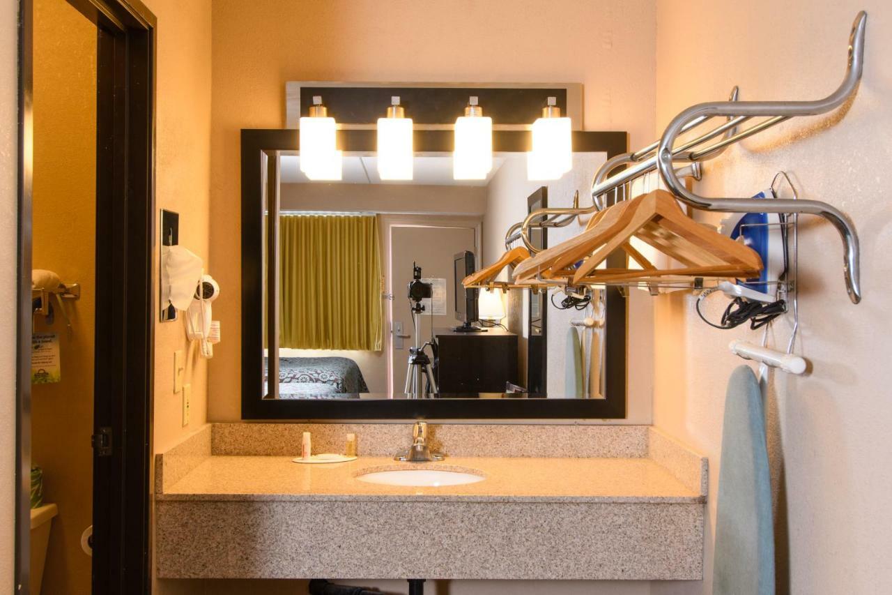 King Room - Mobility Access/Non-Smoking