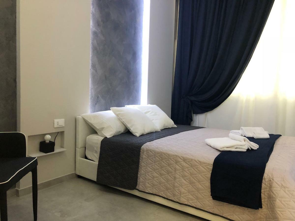 Deluxe Room,867050069:JPEG