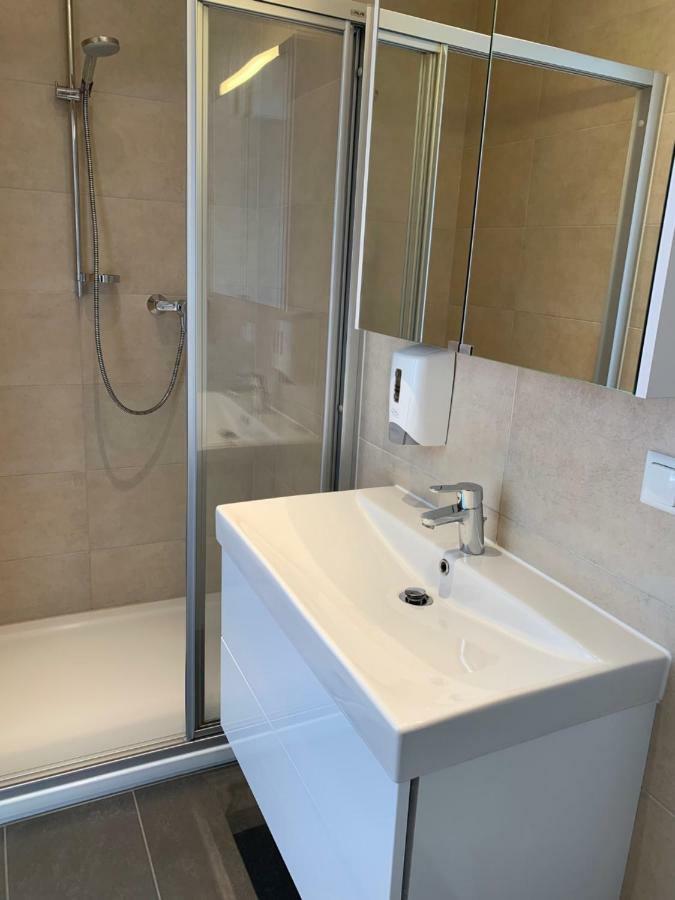 Doppel-/Zweibettzimmer mit Stadtblick