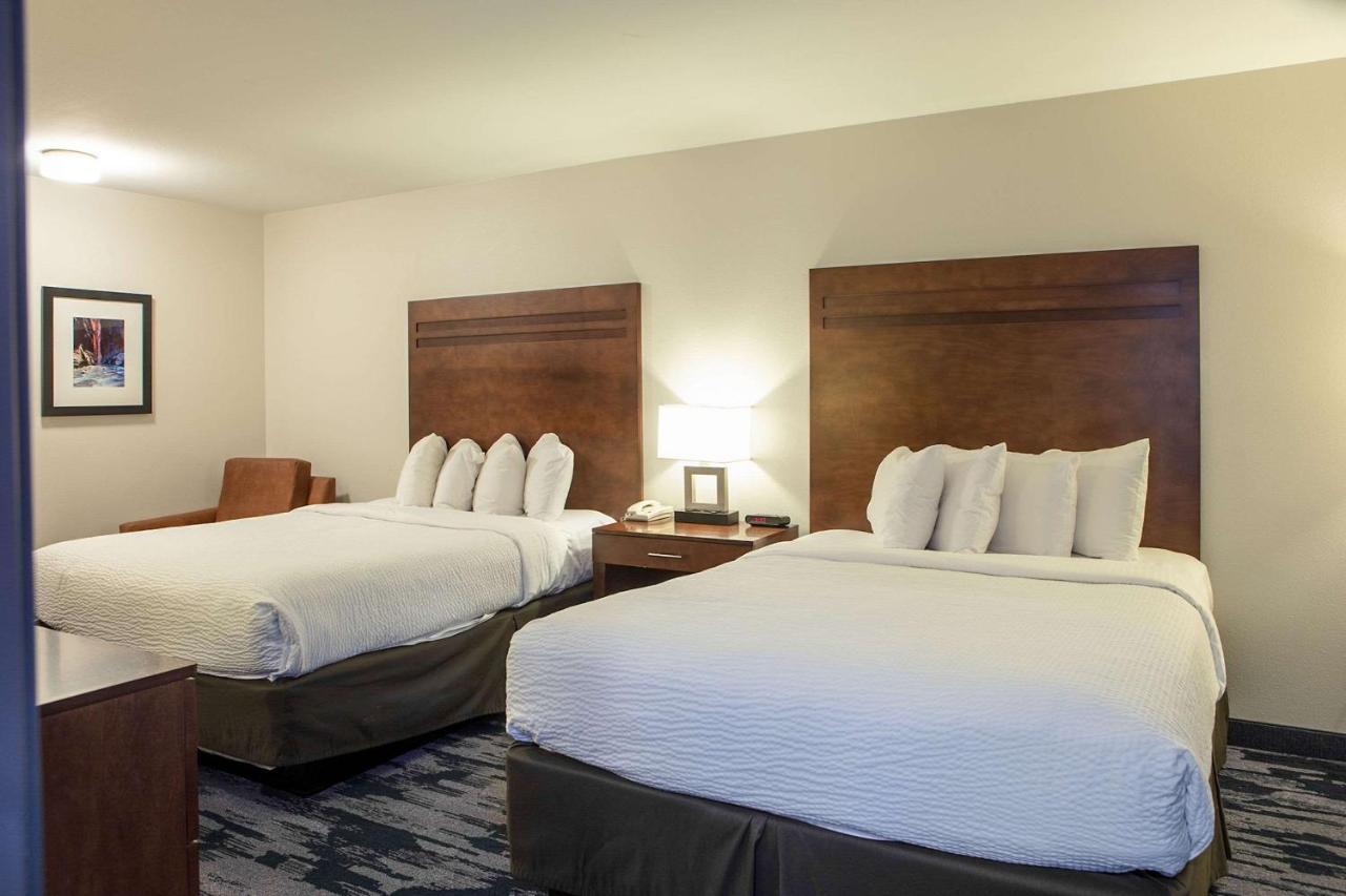 Queen Room with Two Queen Beds - Non-Smoking