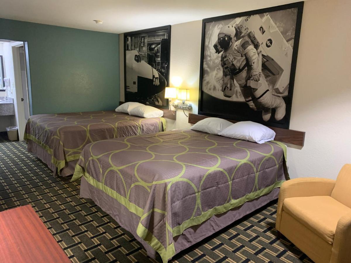 Queen Room with Two Queen Beds - Smoking