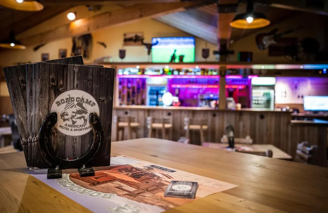 Roadcamp - American Motel & Sportsbar-1