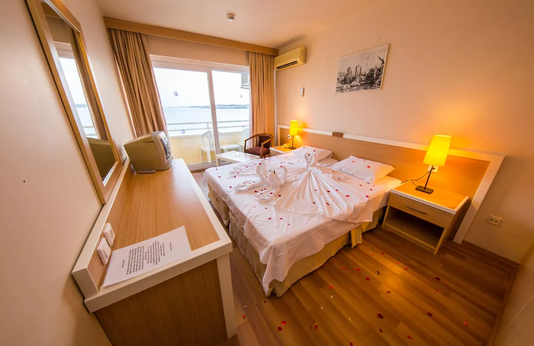 Tuntas Beach Hotel Altinkum-1