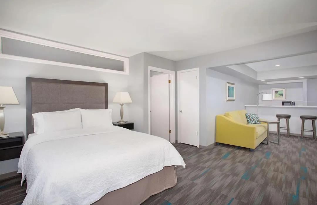 Hampton Inn Monterey-1