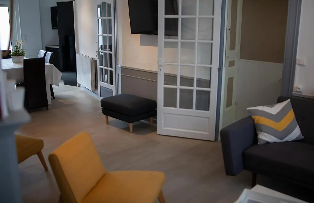Bienvenue Chez Nous-1