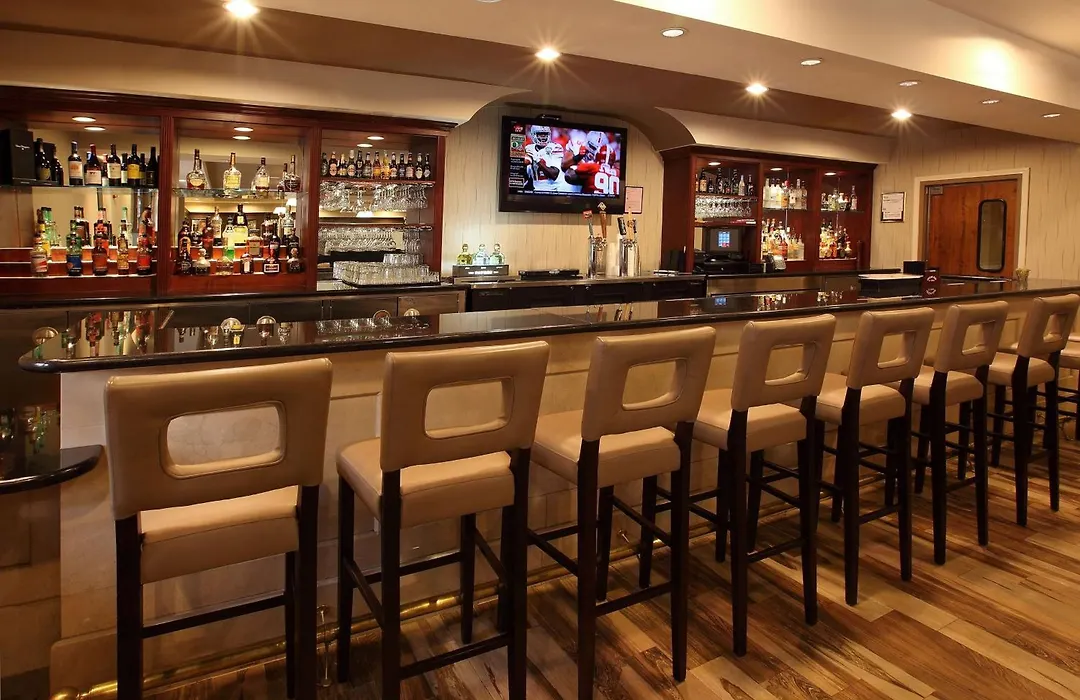 Doubletree By Hilton Claremont-1
