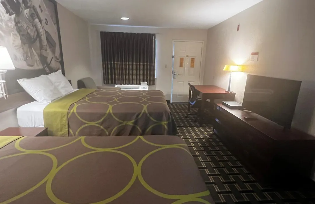 Super 8 By Wyndham Baytown I-10-1