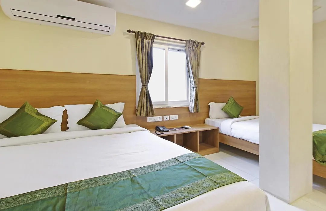 Itsy Hotels Jansi Residency-1