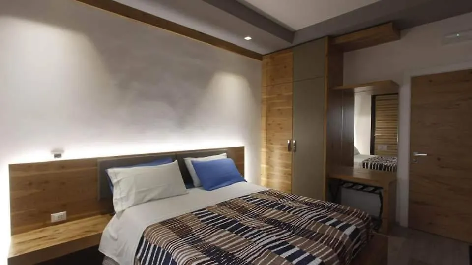 Joyce Room-1