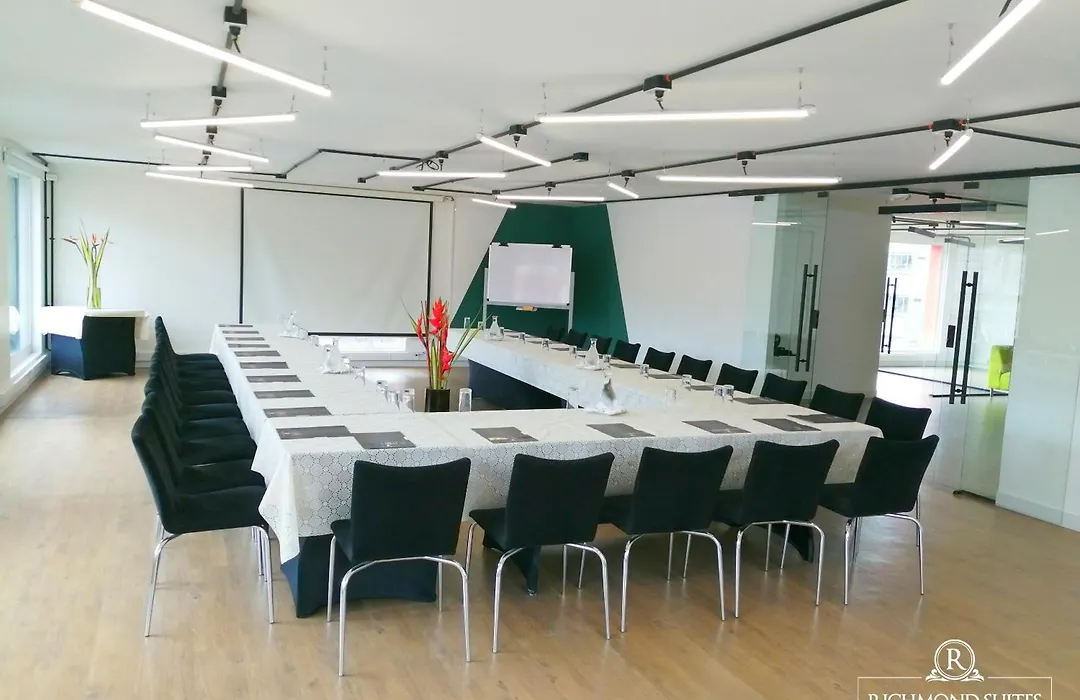 Richmond Suites Hotel-1