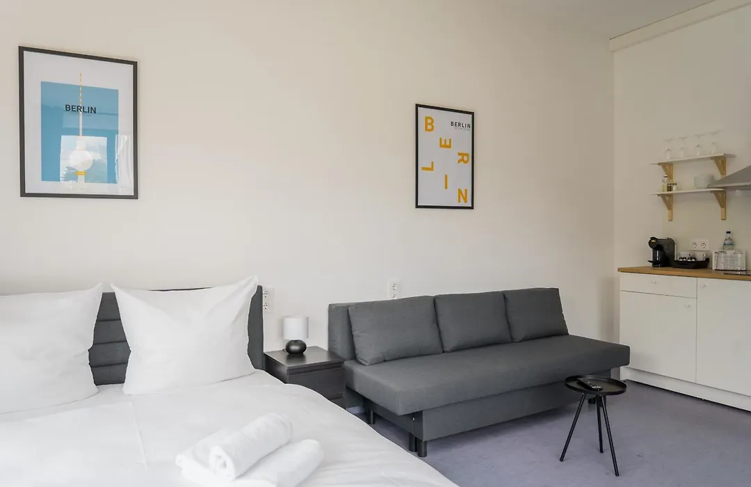 Apartmenthaus Berlin Neukoelln-1